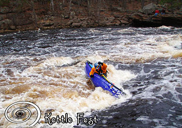 canoe surfing